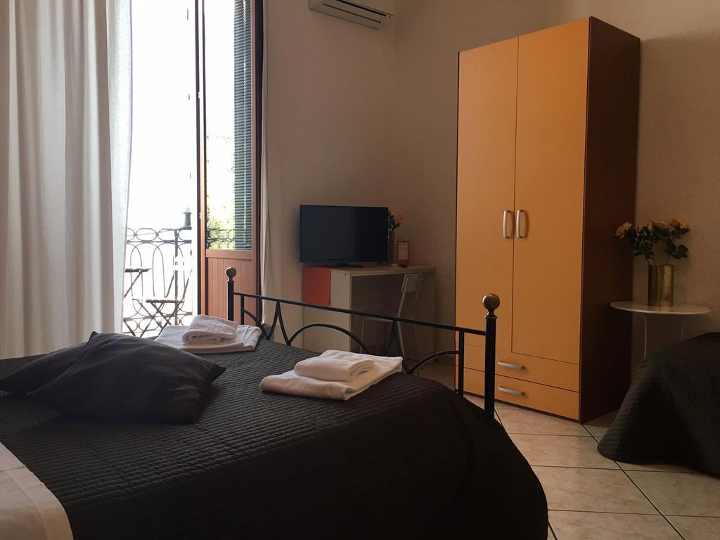 Platamone Rooms Catania Ngoại thất bức ảnh